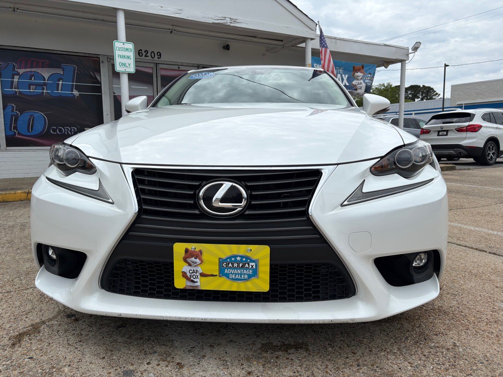 2015 Lexus IS Image 2