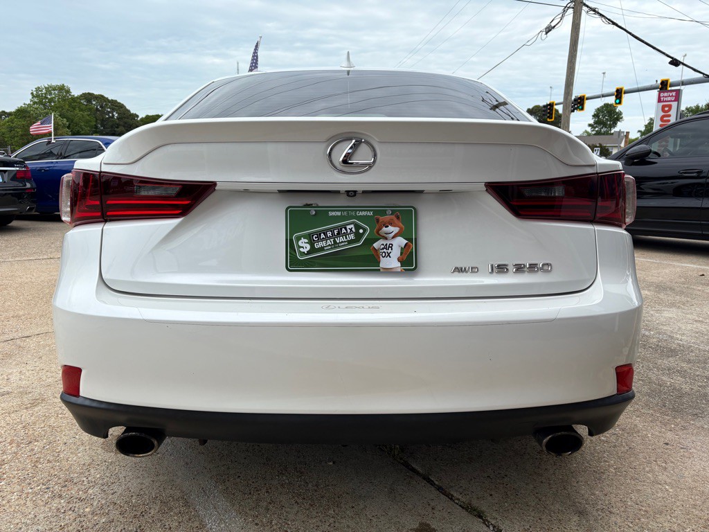 2015 Lexus IS Image 5