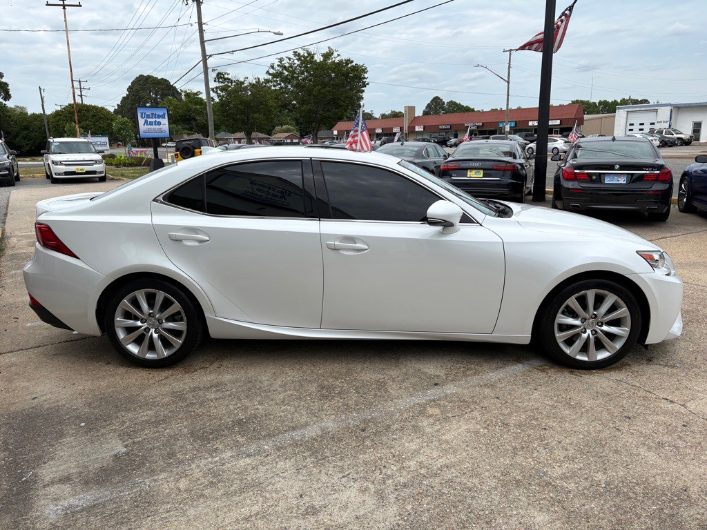 2015 Lexus IS Image 8