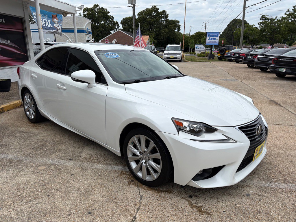 2015 Lexus IS Image 9