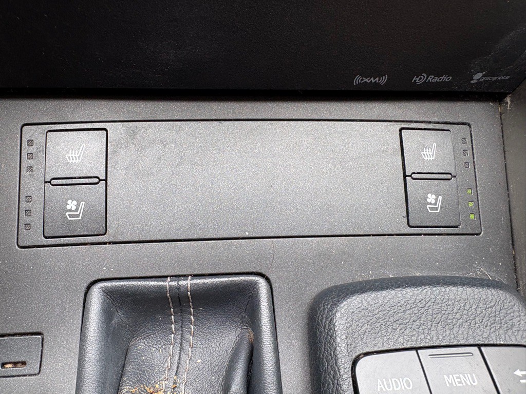 2015 Lexus IS Image 23