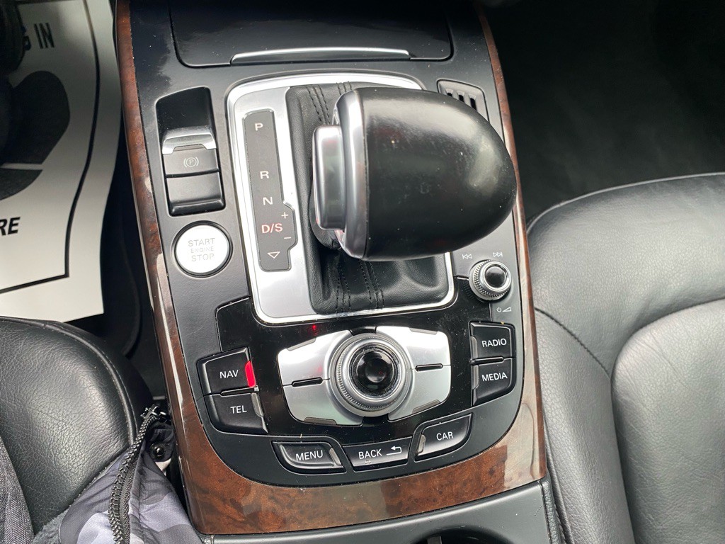 2015 Audi A4 Image 25