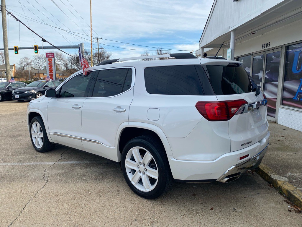 2017 GMC Acadia Image 4