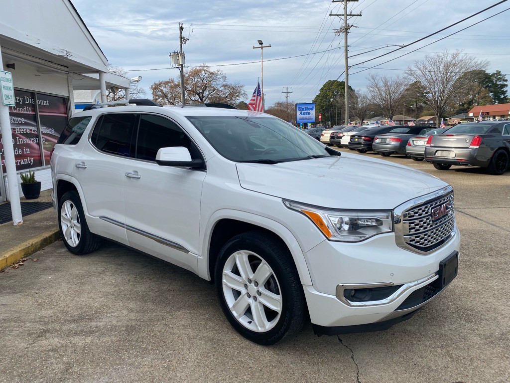 2017 GMC Acadia Image 9