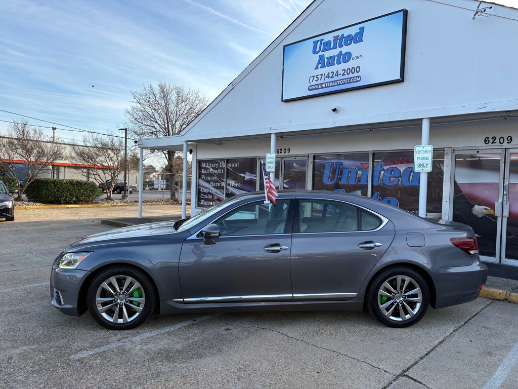2015 Lexus LS Image 3