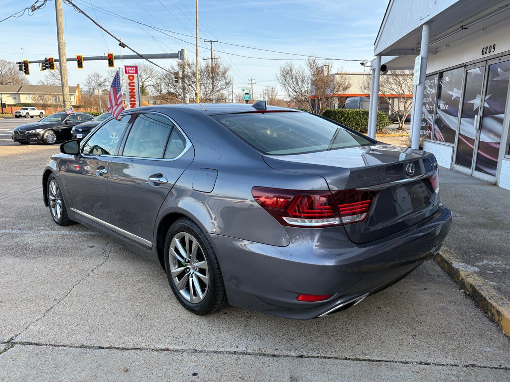 2015 Lexus LS Image 4