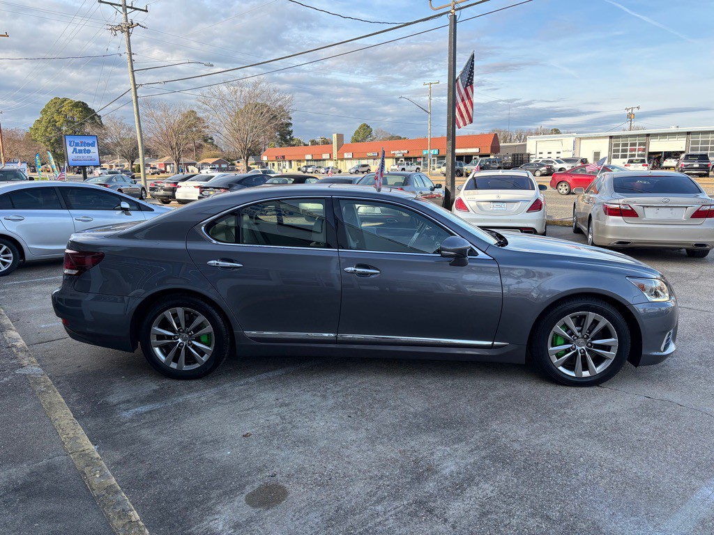 2015 Lexus LS Image 8