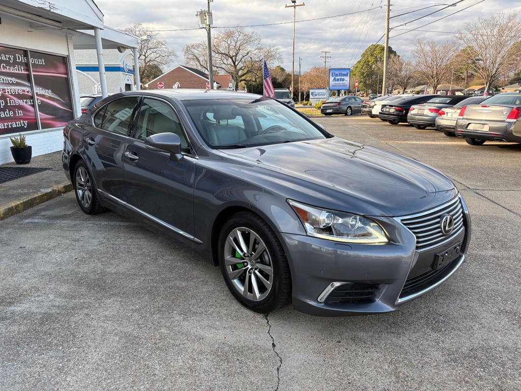 2015 Lexus LS Image 9