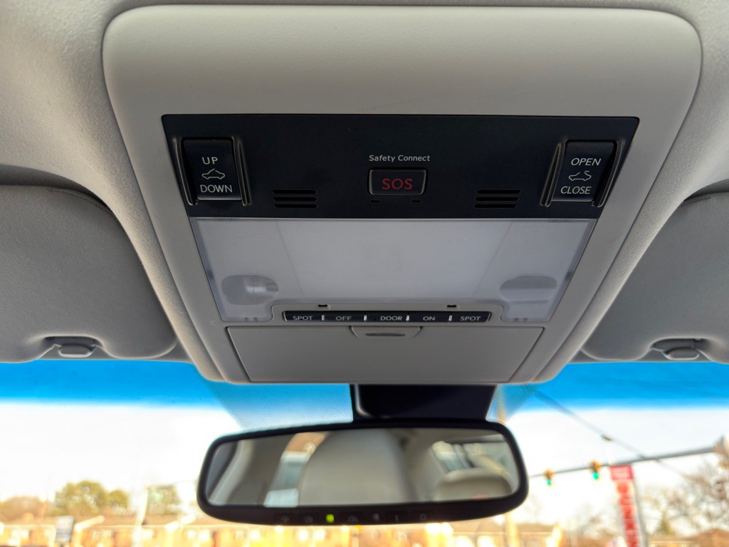 2015 Lexus LS Image 27