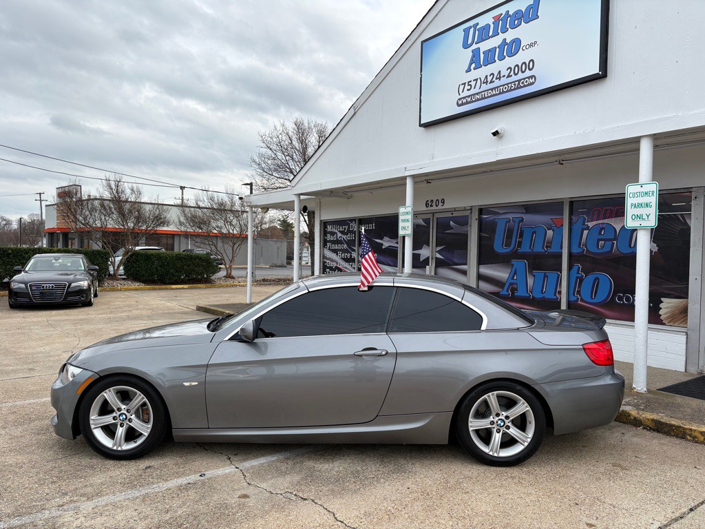 2011 BMW 3 Series Image 6