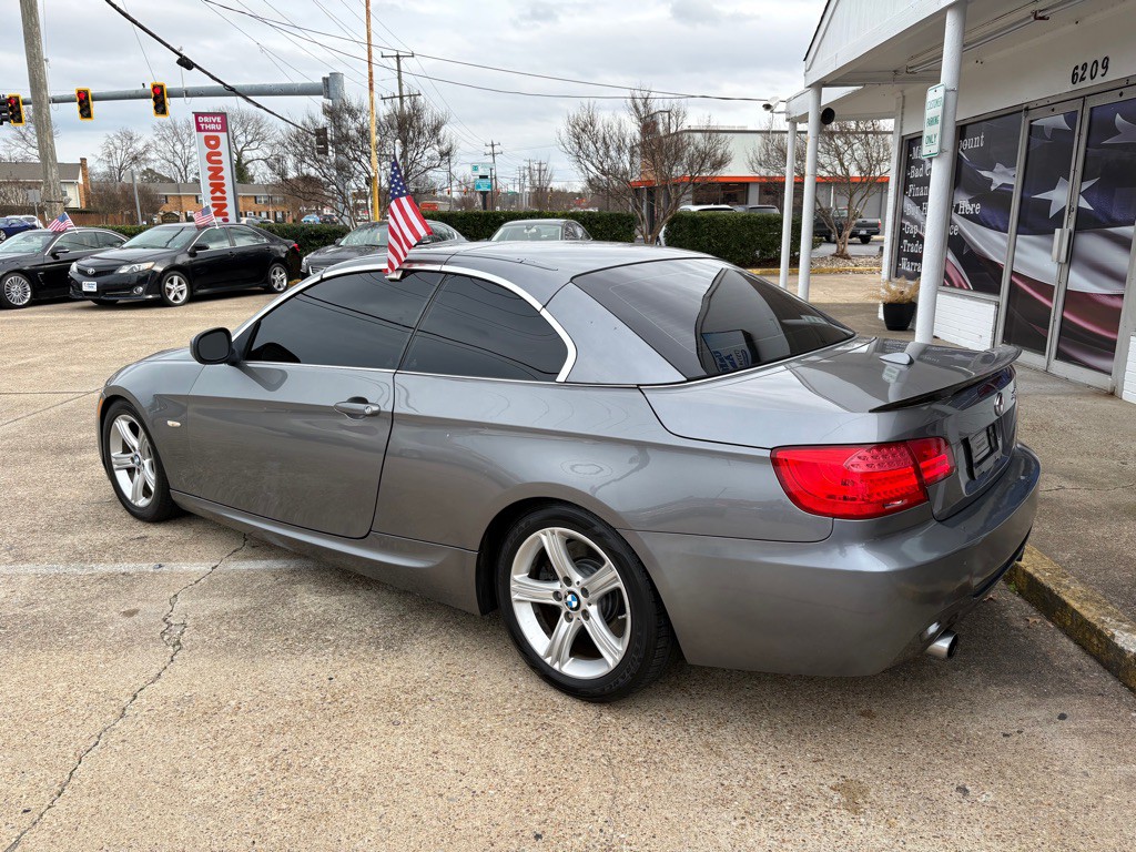2011 BMW 3 Series Image 7