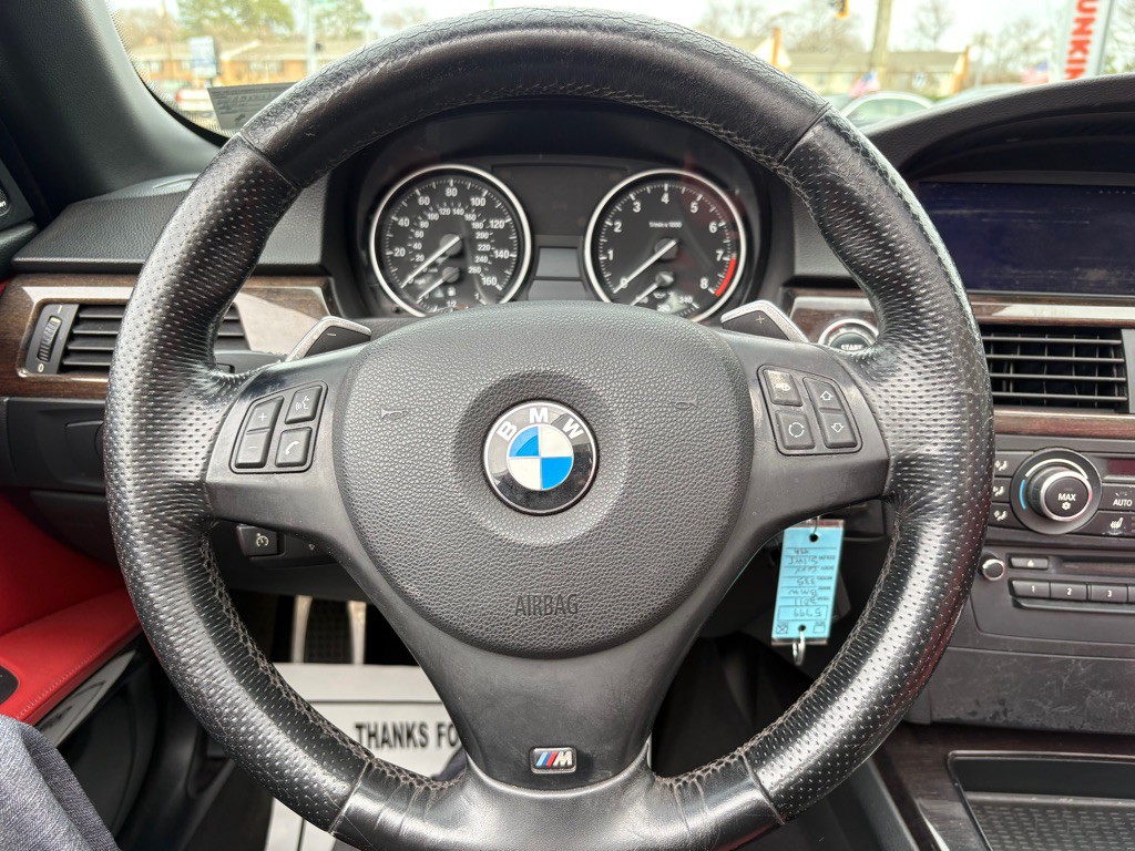 2011 BMW 3 Series Image 21