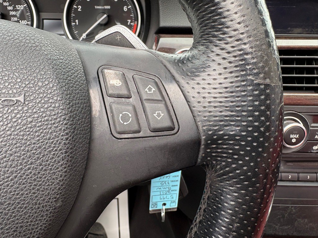 2011 BMW 3 Series Image 22