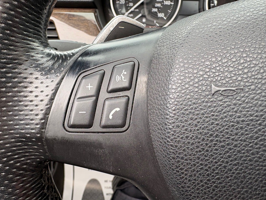 2011 BMW 3 Series Image 23