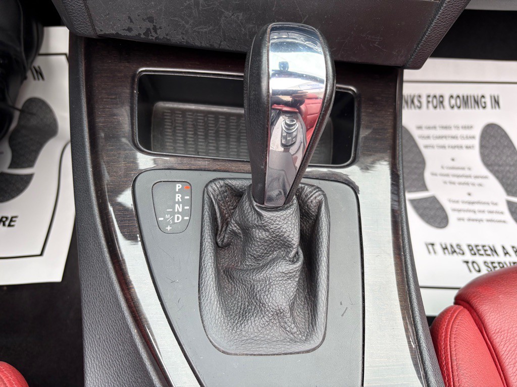 2011 BMW 3 Series Image 27