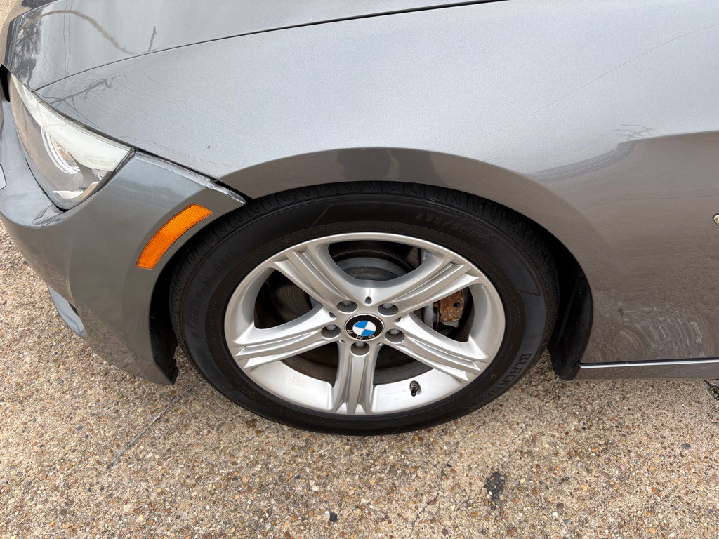 2011 BMW 3 Series Image 29