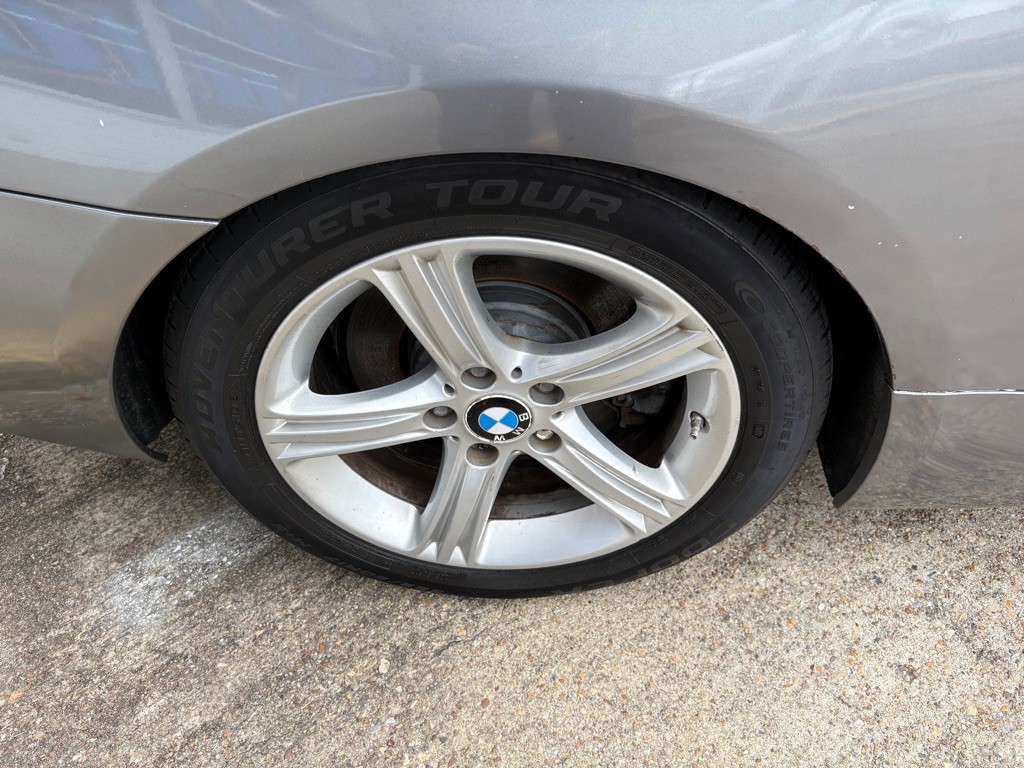 2011 BMW 3 Series Image 31