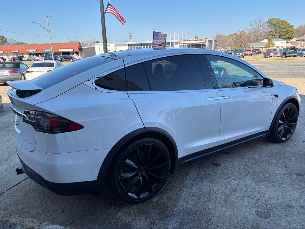2020 Tesla Model X Image 8