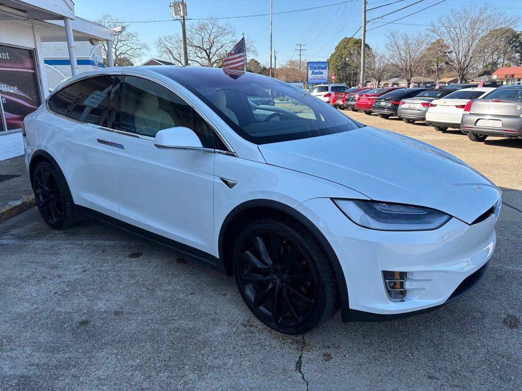2020 Tesla Model X Image 11