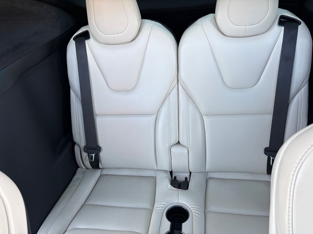 2020 Tesla Model X Image 15