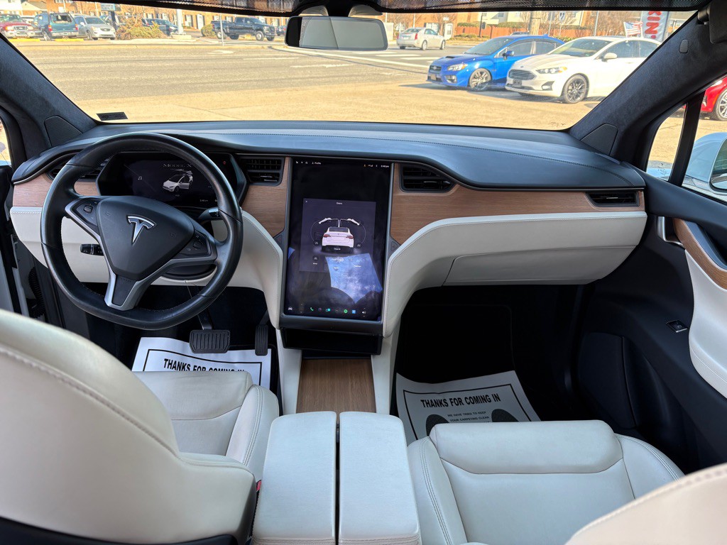 2020 Tesla Model X Image 16