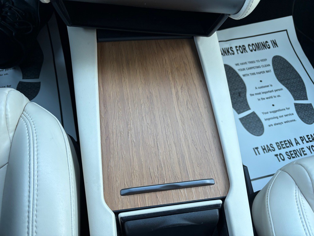 2020 Tesla Model X Image 28