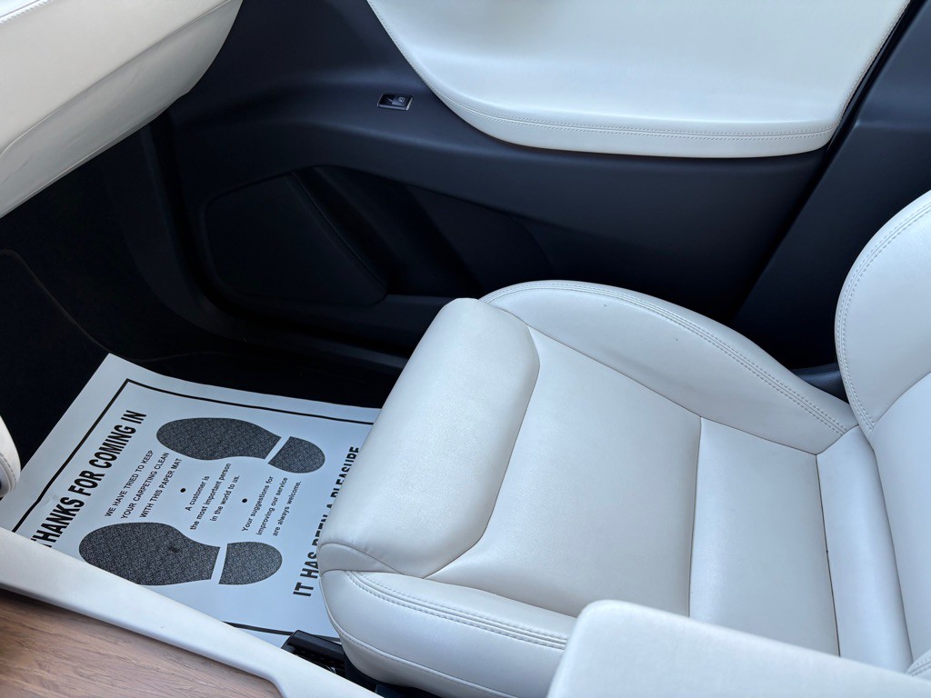 2020 Tesla Model X Image 29