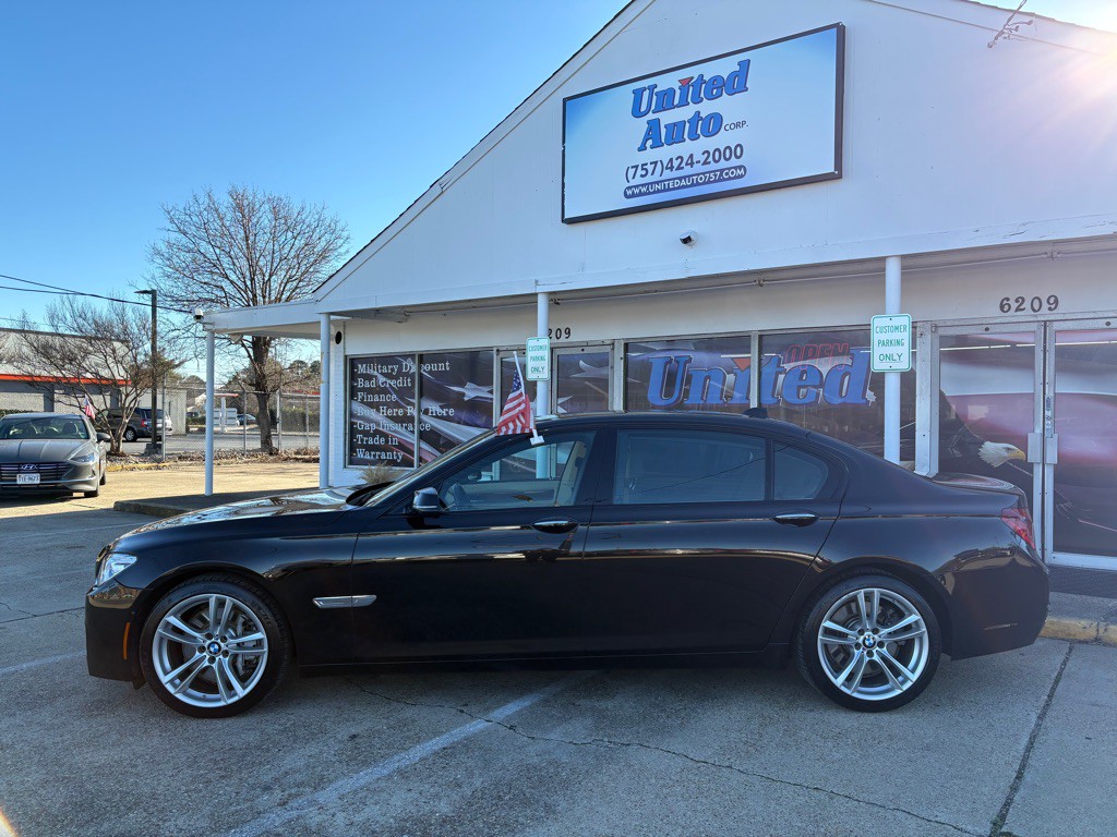 2015 BMW 7 Series Image 3