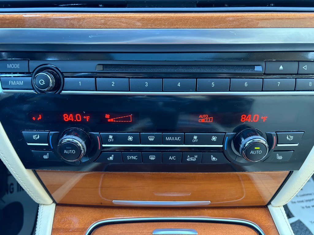 2015 BMW 7 Series Image 23