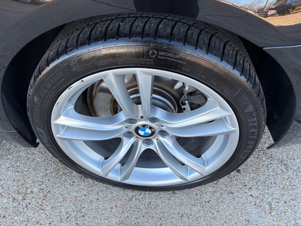 2015 BMW 7 Series Image 28