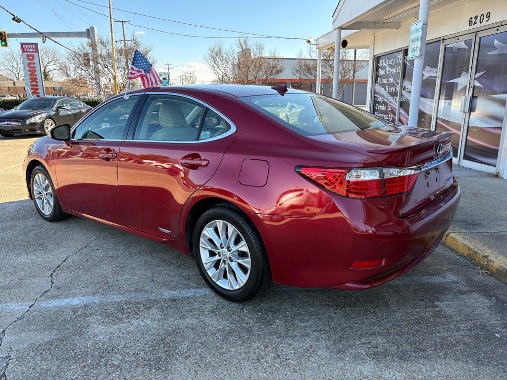 2013 Lexus ES Image 4
