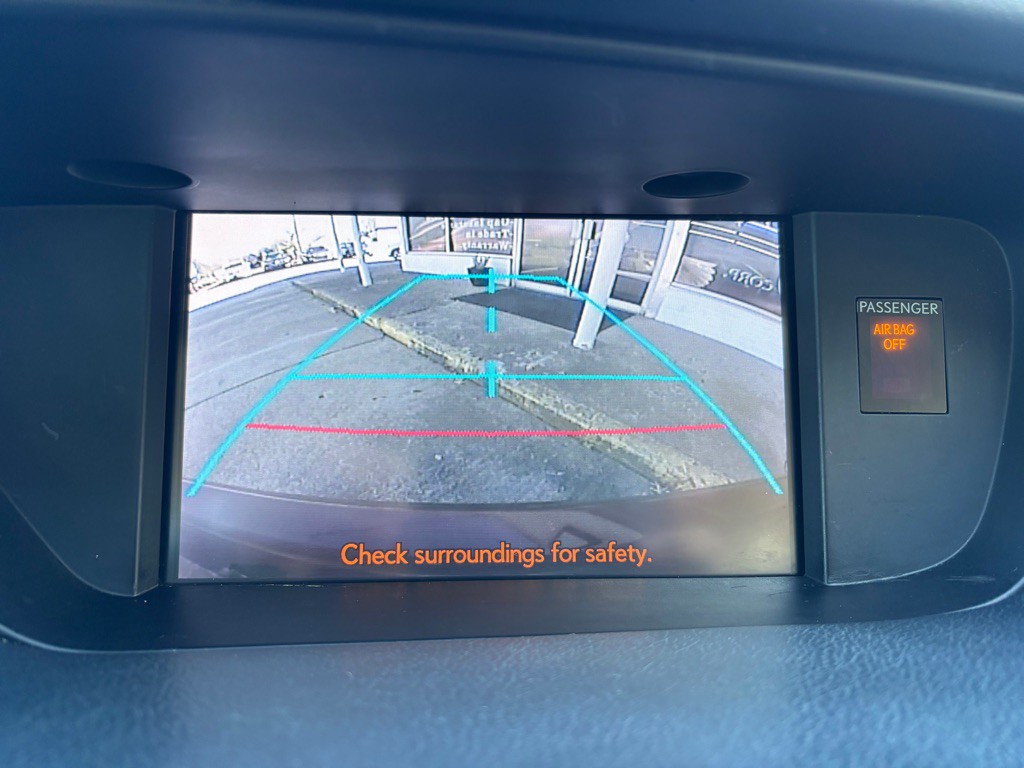 2013 Lexus ES Image 16