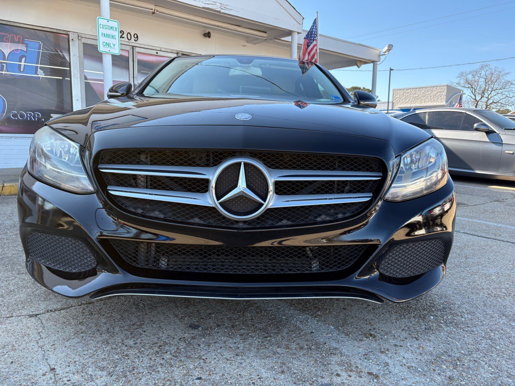 2015 Mercedes-Benz C-Class Image 2