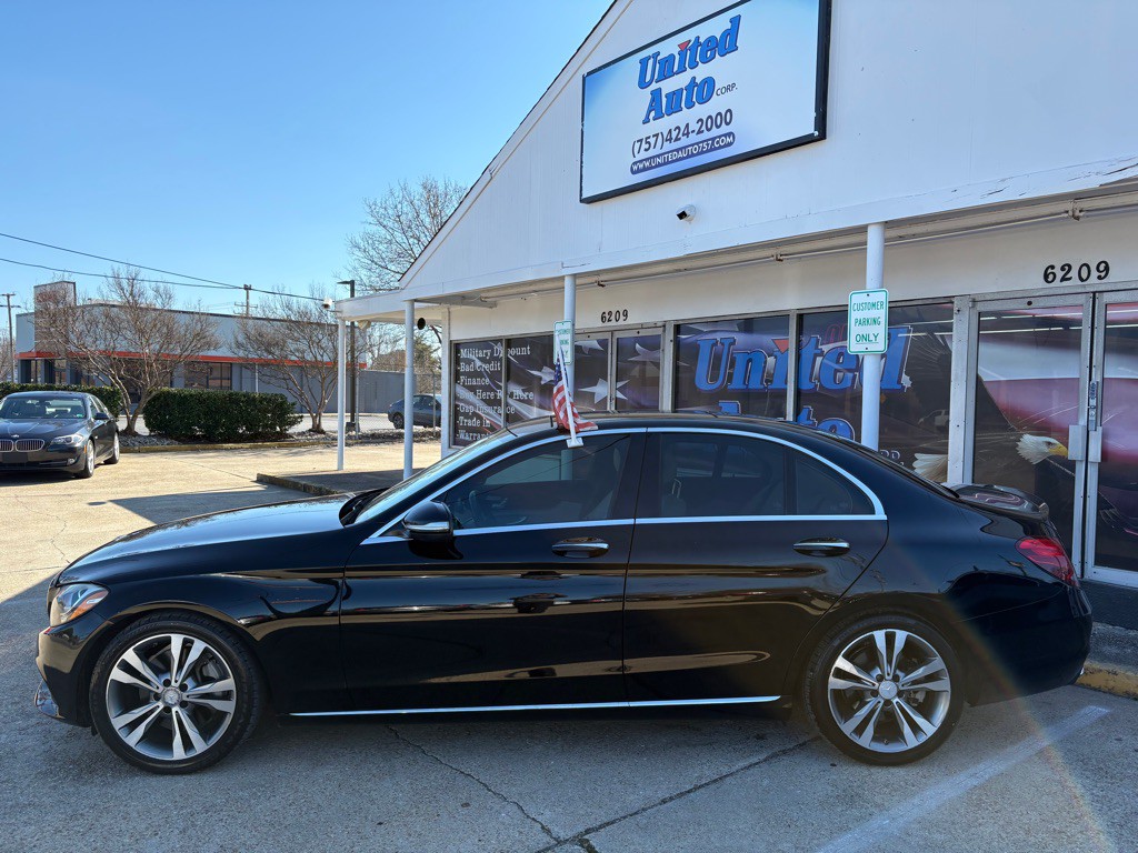 2015 Mercedes-Benz C-Class Image 3