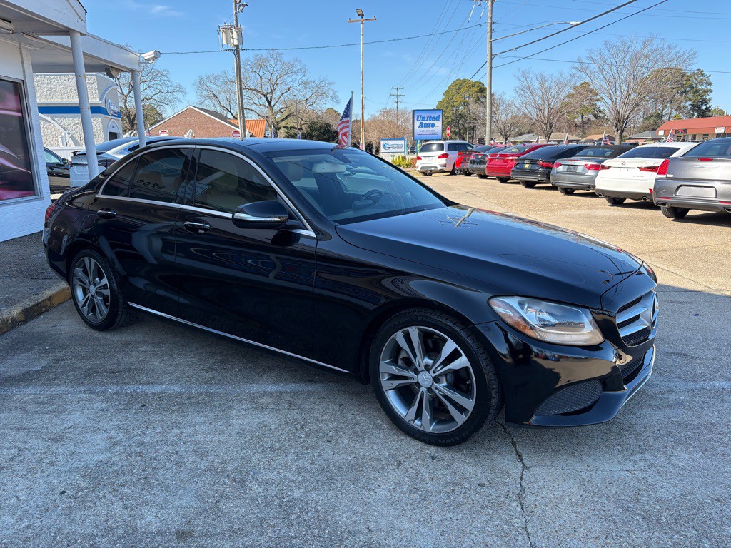2015 Mercedes-Benz C-Class Image 9