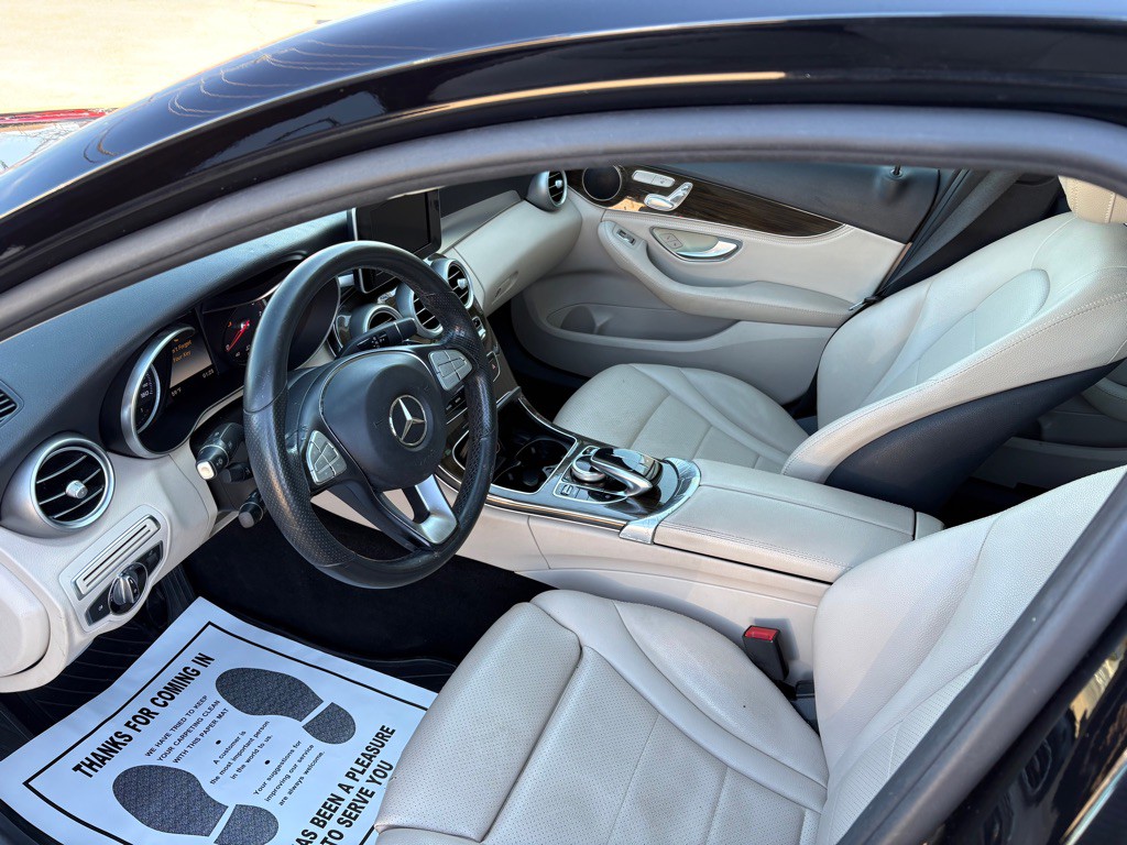 2015 Mercedes-Benz C-Class Image 10