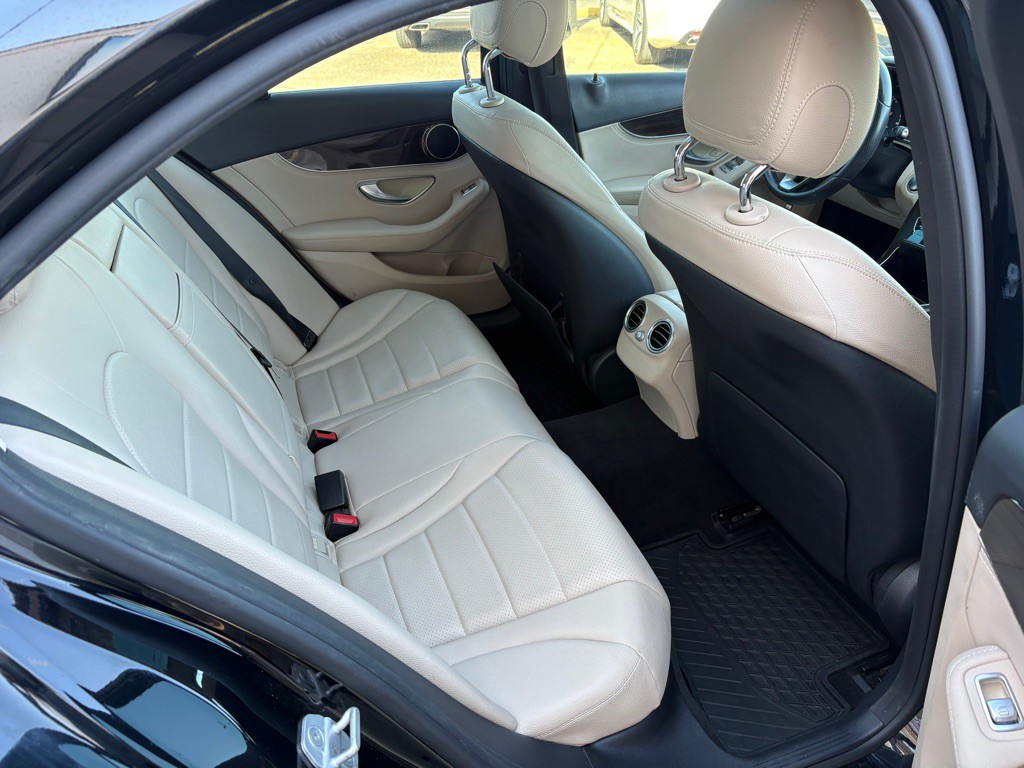 2015 Mercedes-Benz C-Class Image 13