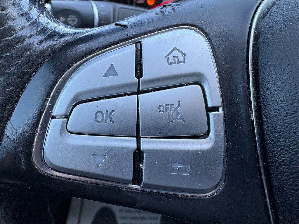 2015 Mercedes-Benz C-Class Image 19