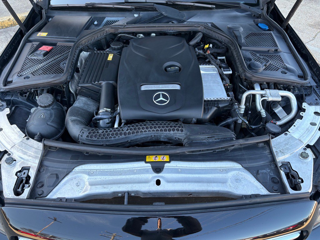 2015 Mercedes-Benz C-Class Image 31
