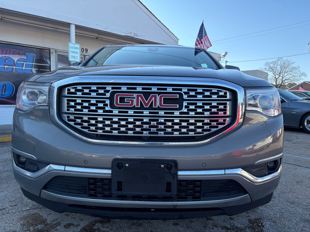 2019 GMC Acadia Image 2