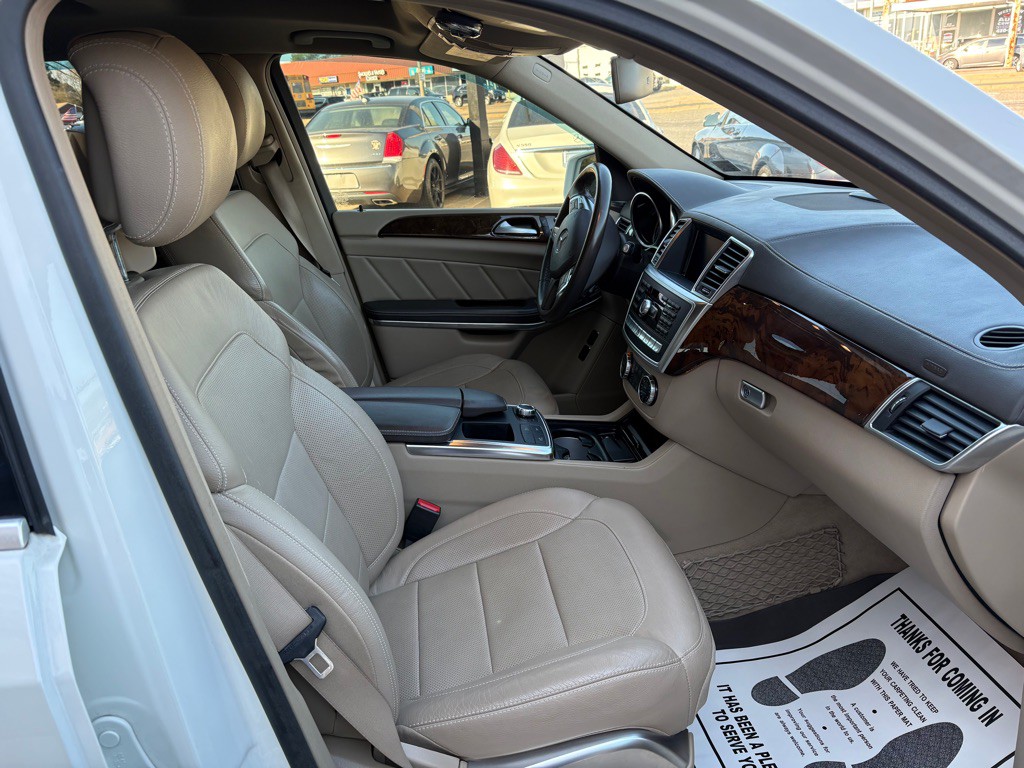 2015 Mercedes-Benz GL-Class Image 18