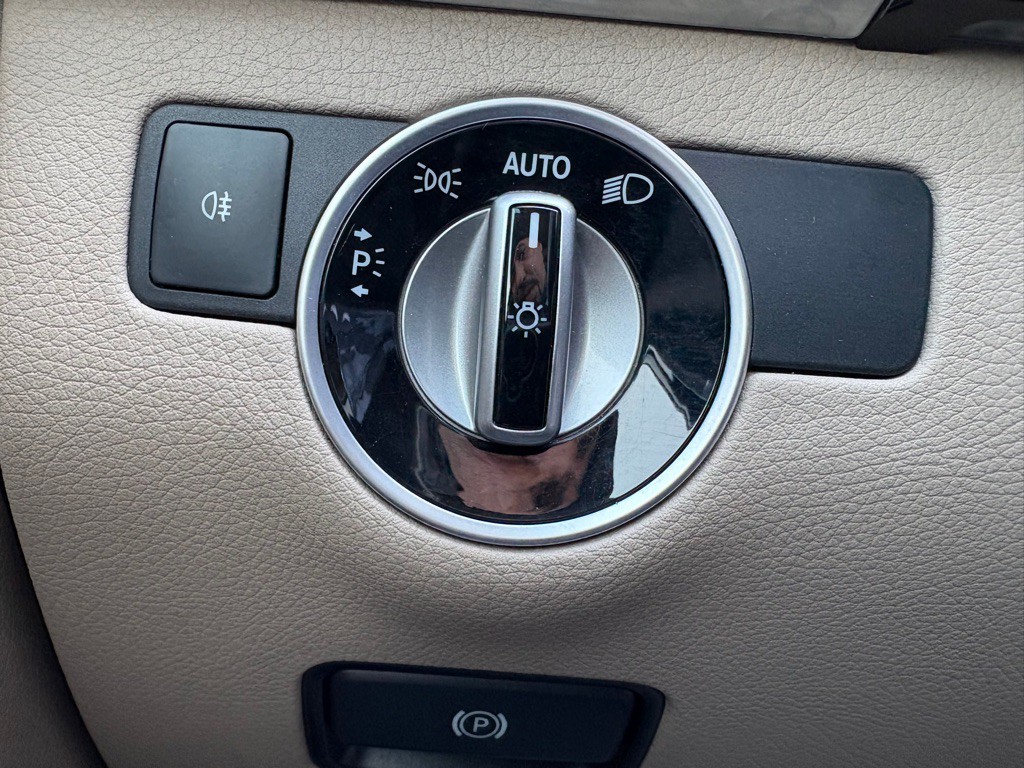 2015 Mercedes-Benz GL-Class Image 29