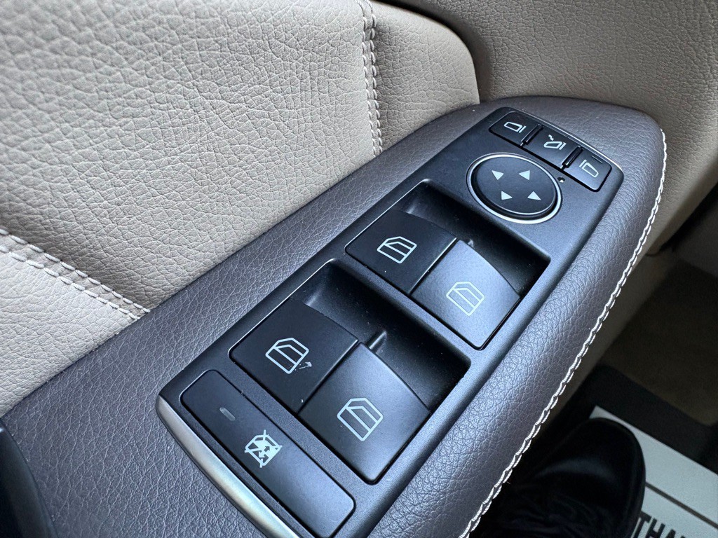 2015 Mercedes-Benz GL-Class Image 30