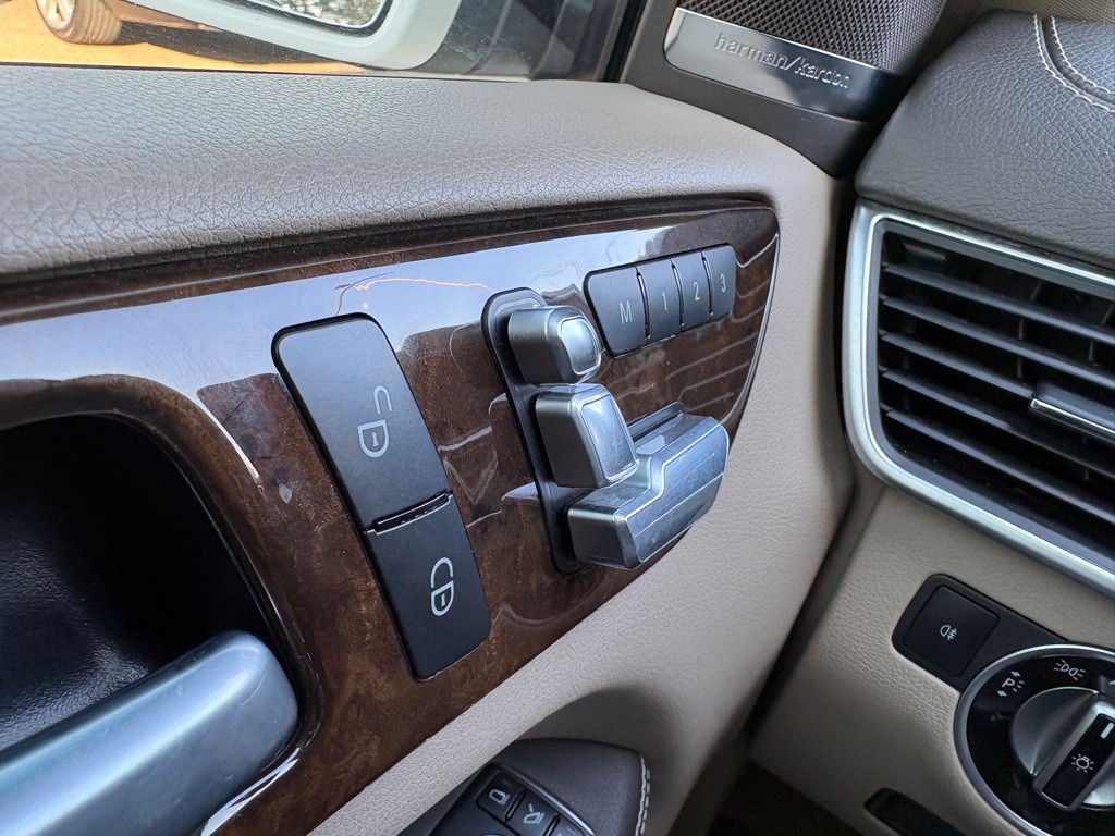 2015 Mercedes-Benz GL-Class Image 31