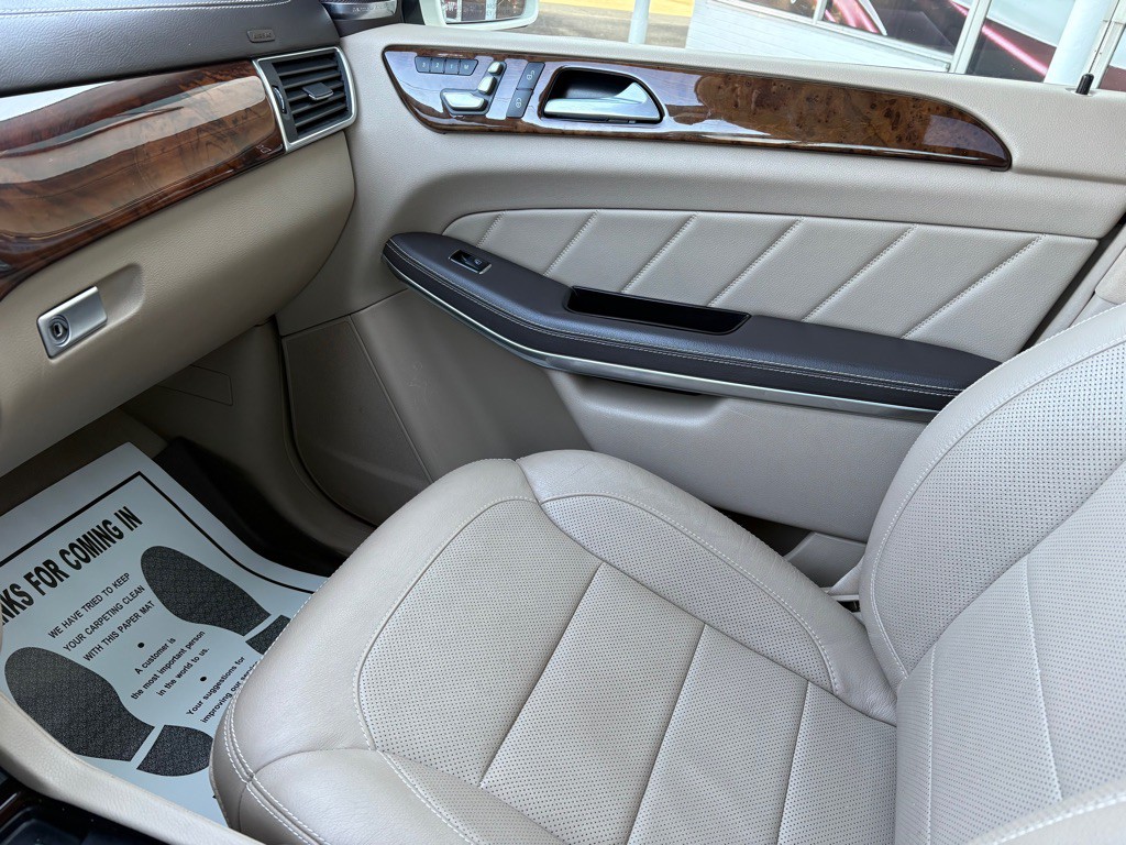 2015 Mercedes-Benz GL-Class Image 39