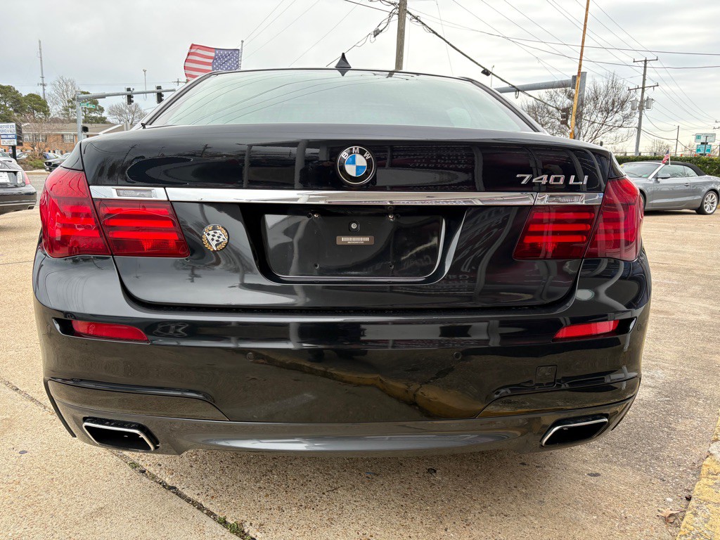 2013 BMW 7 Series Image 5