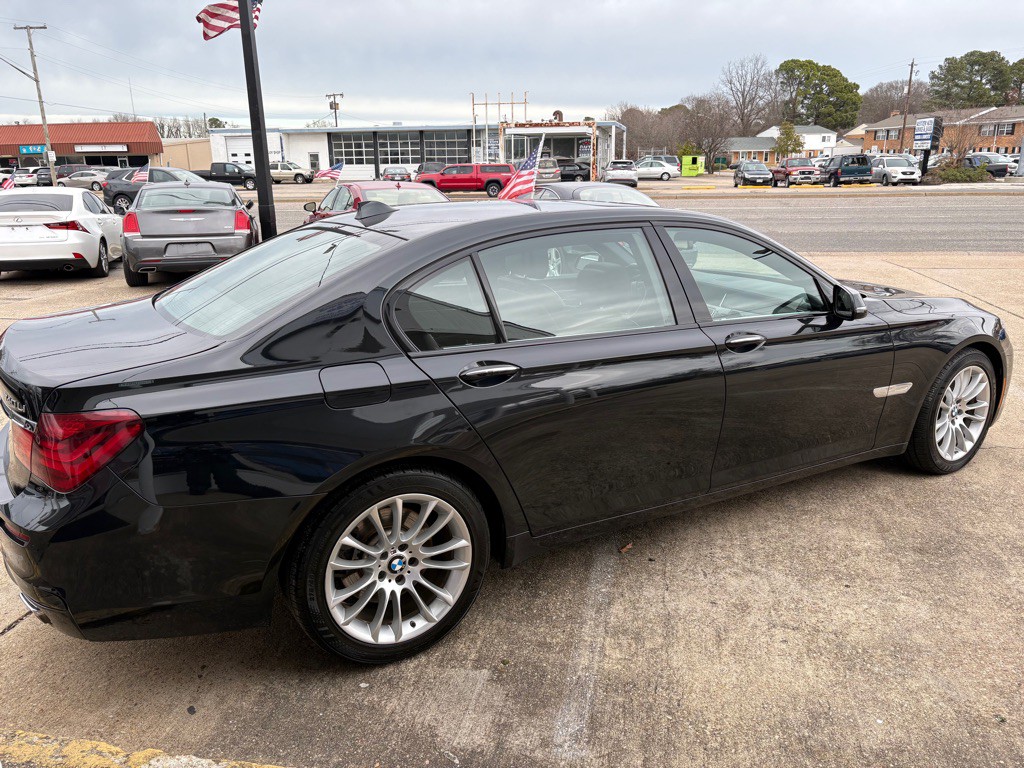 2013 BMW 7 Series Image 7