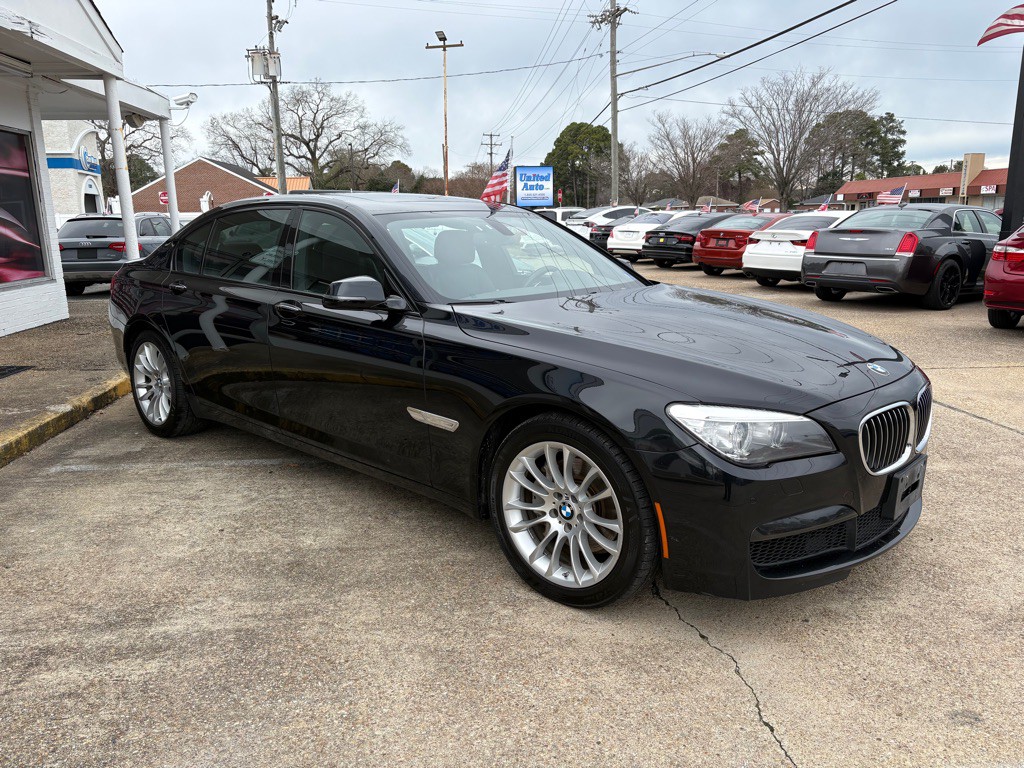 2013 BMW 7 Series Image 9