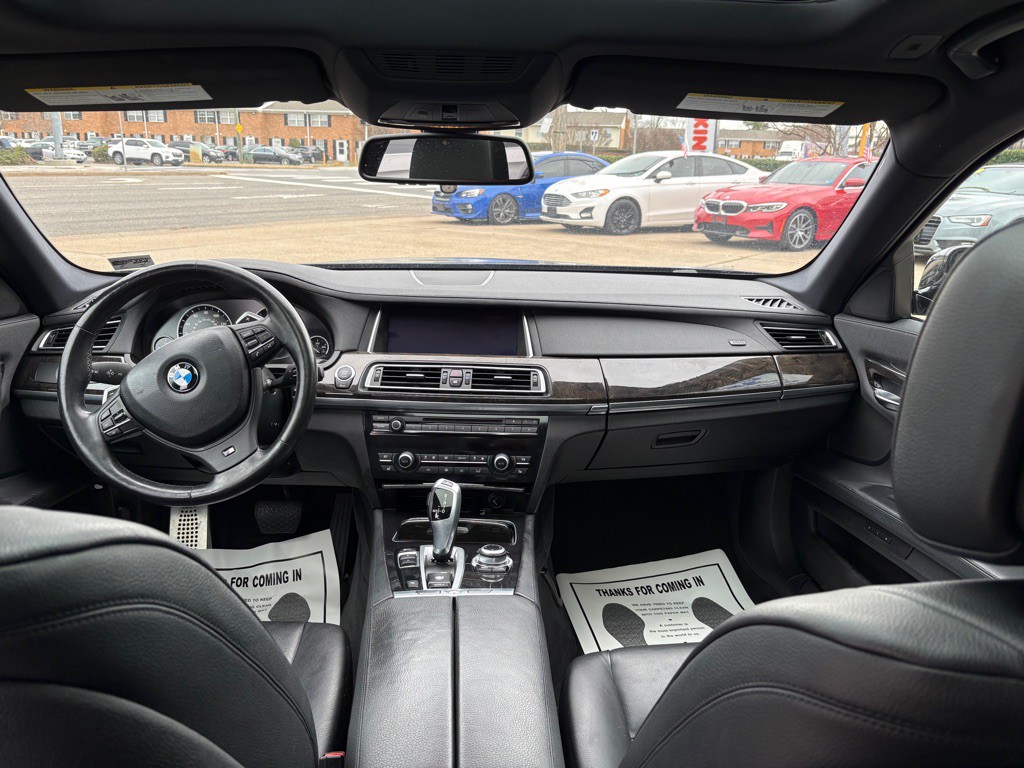 2013 BMW 7 Series Image 12