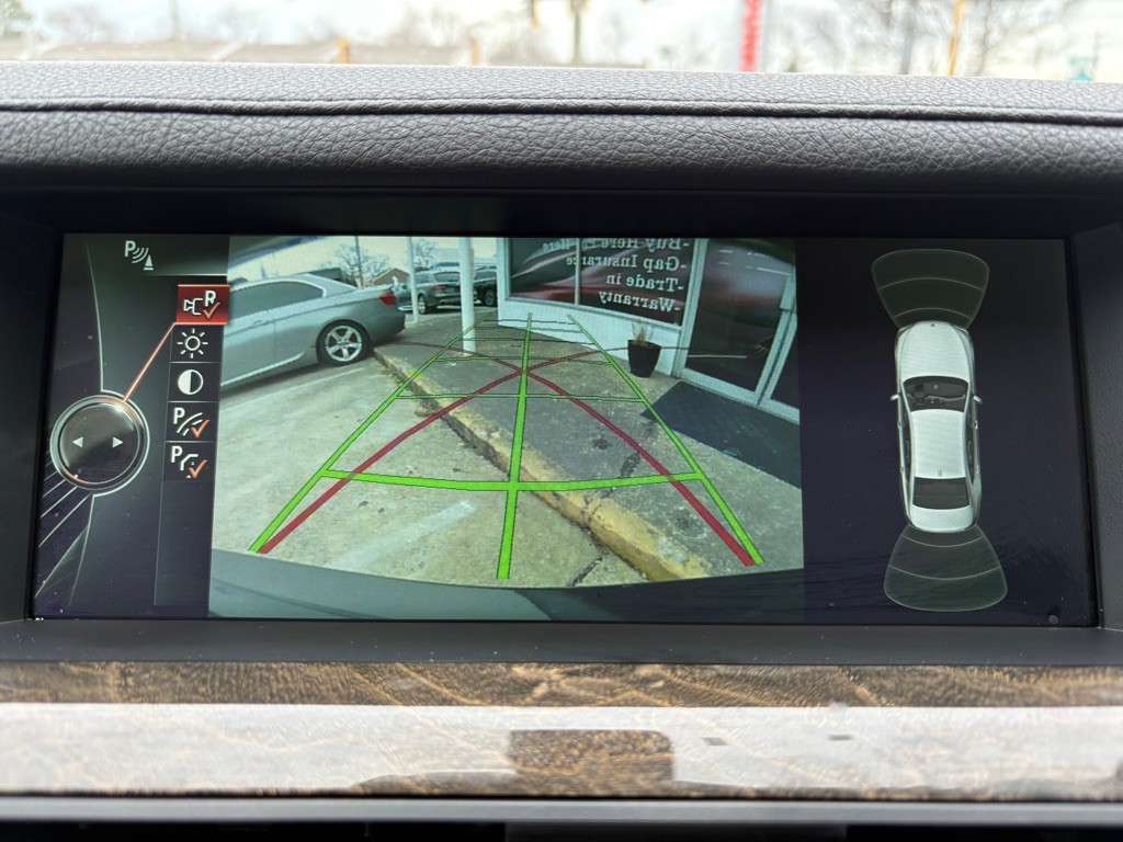 2013 BMW 7 Series Image 16